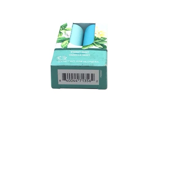 eos 100% Natural Lip Balm,  Sweet Mint & Vanilla Mint, 0.14 oz, 2-Pack - Picture 5 of 8